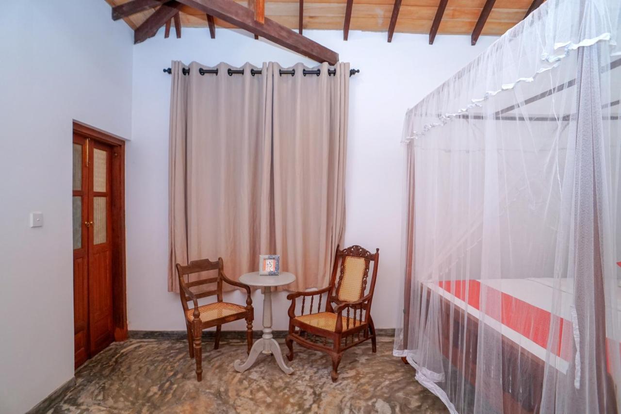 Antique Ceylon Villa Ahangama Exterior photo
